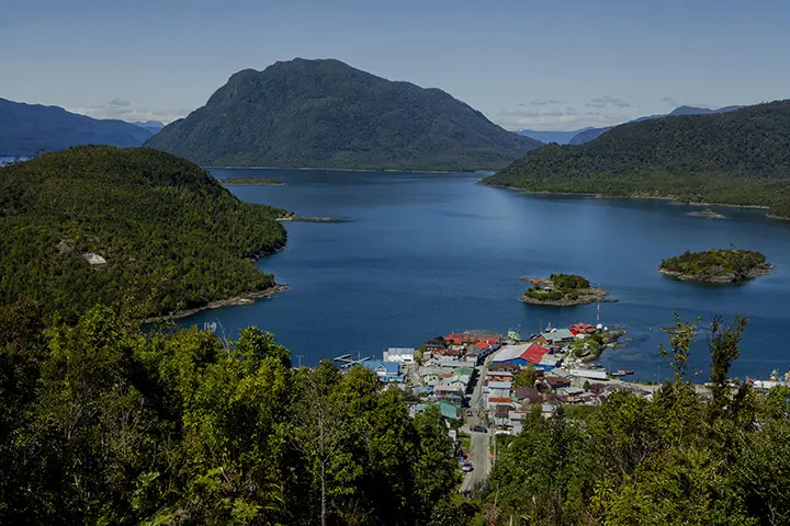 El micro-documental que hace un llamado a la protección de espacios costeros y marinos en Islas Huichas, Región de Aysén