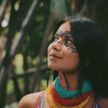 Día Internacional de los Pueblos Indígenas: jóvenes encabezan la defensa de la naturaleza en Latinoamérica
