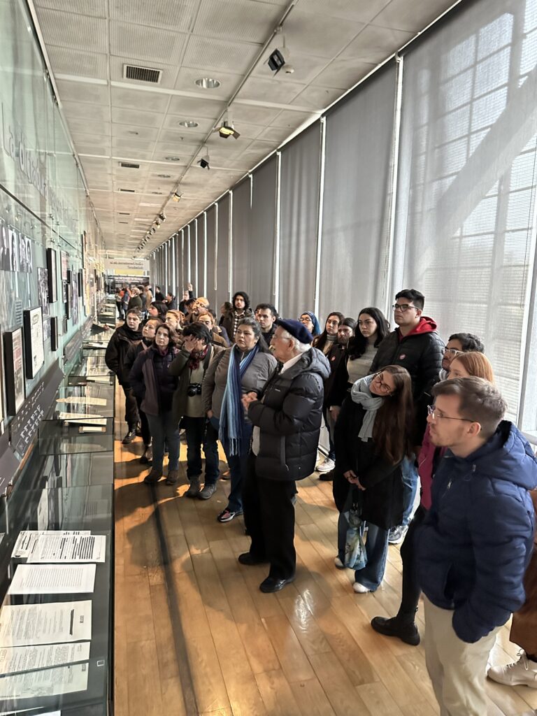 Museo de la Memoria y los derechos humanos, en un recorrido guiado por el Premio Nacional de Arquitectura, Miguel Lawner.