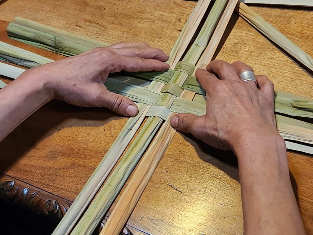 Taller de cestería de totora con Elisa Muñoz Méndez, en el marco del festival OH! Santiago.