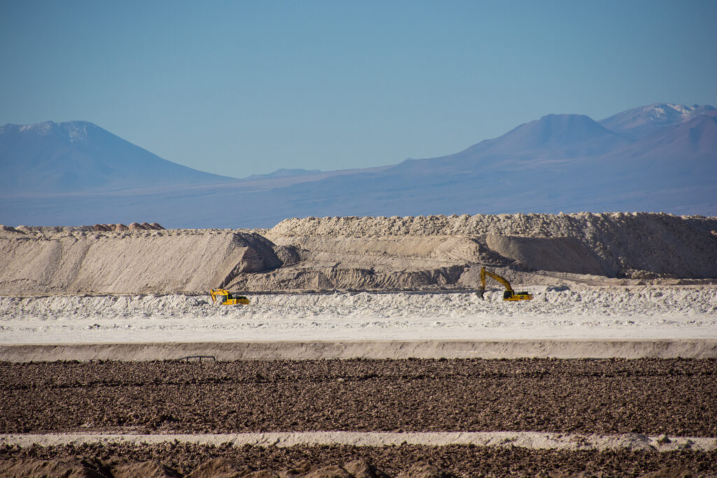 Minería del litio en el Salar de Atacama. (Foto: Paula Díaz Levi)