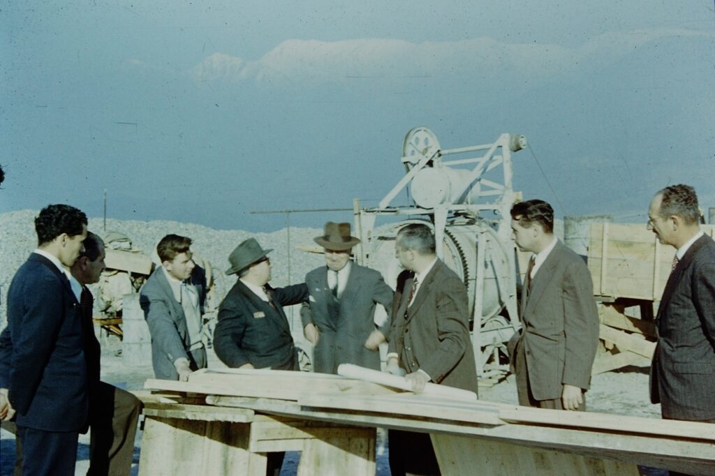 Visita a cerro Calán del vicerector Hugo Sievers, junio de 1956