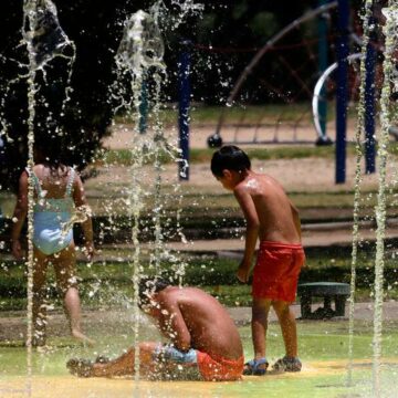 Chile se prepara para un verano con temperaturas sobre los 40°C: ¿Cómo adaptamos nuestras ciudades al calor extremo?