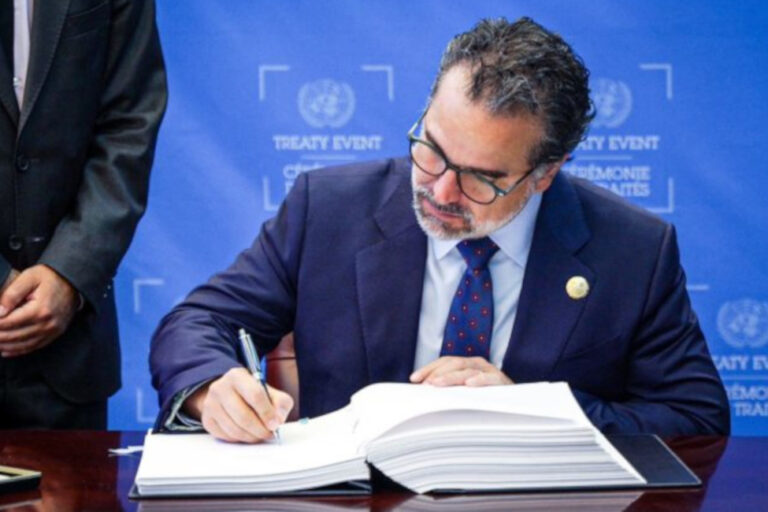 Ecuador firma el Acuerdo BBNJ. Foto: Archivo de medios.