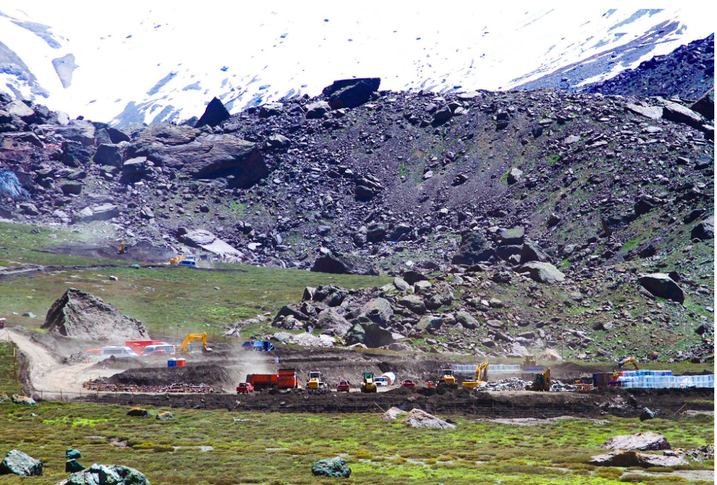 Campamento Valle de la Arenas (año 2015), Hidroelectrica Alto Maipo. Fotografía: Rodrigo Reinecke
