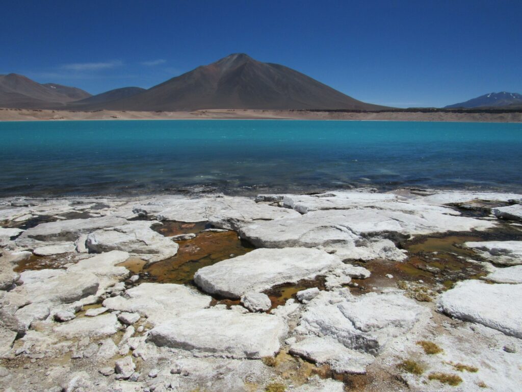Imagen Laguna Verde Atacama. Créditos: Catalina Pérez