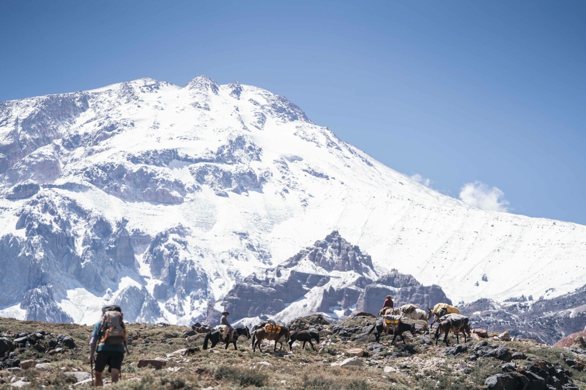 ¡Buenas noticias! Firman acuerdo para la construcción de refugio de montaña en el volcán Tupungato