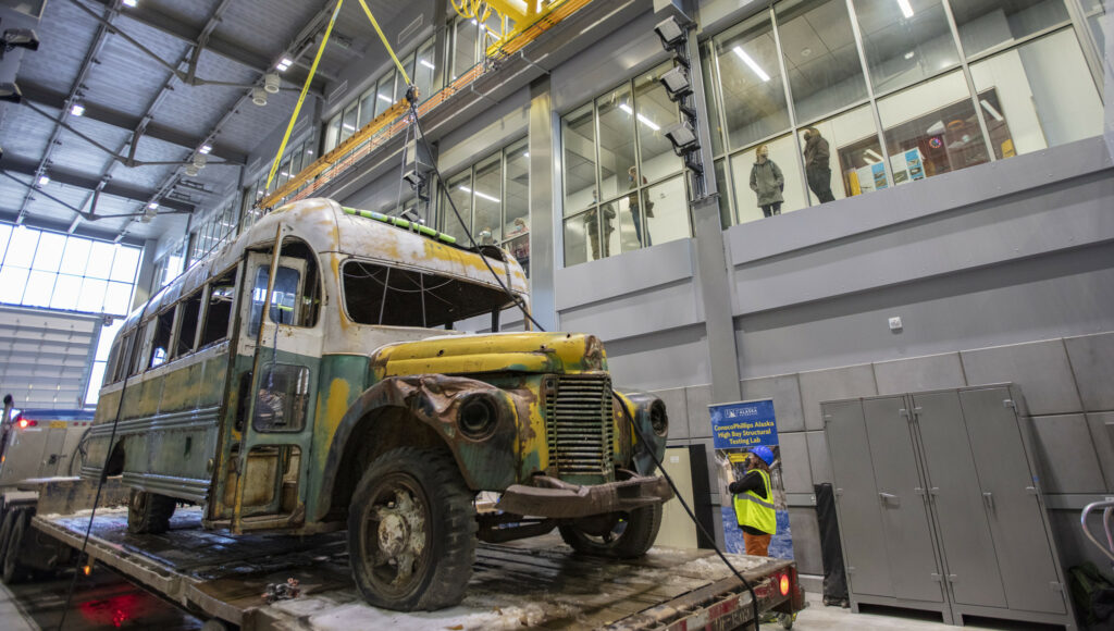 Bus de Christopher McCandless en museo de la UA