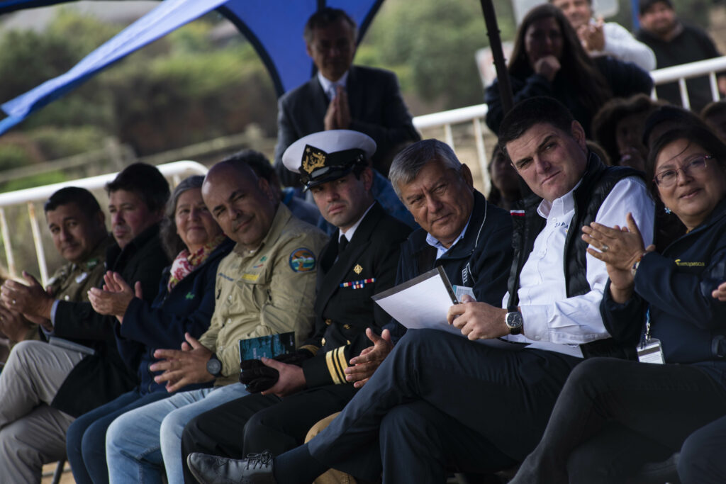 Autoridades en inauguración de Refugio Marino de Cachagua. Créditos: Raúl Goycoolea.