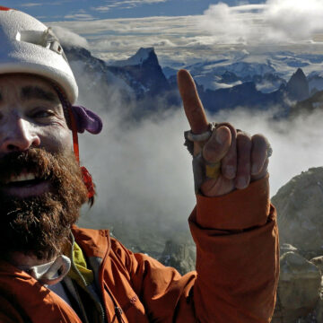 Sean Villanueva, escalador que subió las cuatro Torres del Paine: «Hay mucha gente con récords de velocidad, con un foco muy de logro deportivo de la escalada. Para mí el alpinismo tiene valores importantes, como el estilo y la amistad entre la cordada»