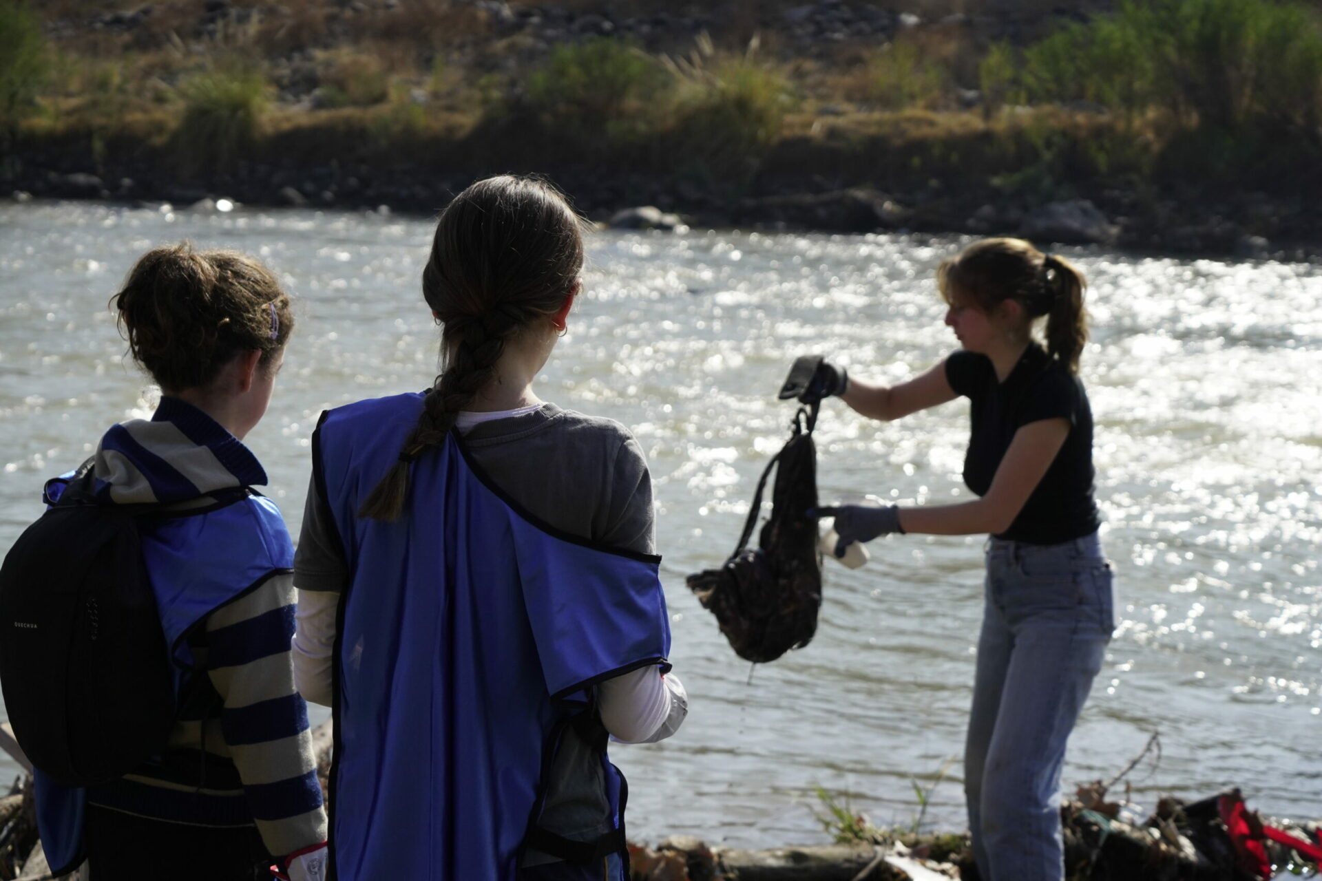 87 voluntarios se unieron a la campaña Desafío Ríos Limpios y recolectaron 2,3 toneladas de basura del río Mapocho