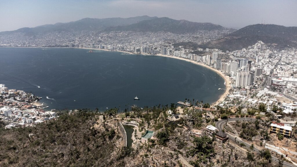 La Bahía de Acapulco vista desde una de las cañadas. Foto: Iván Castaneira.