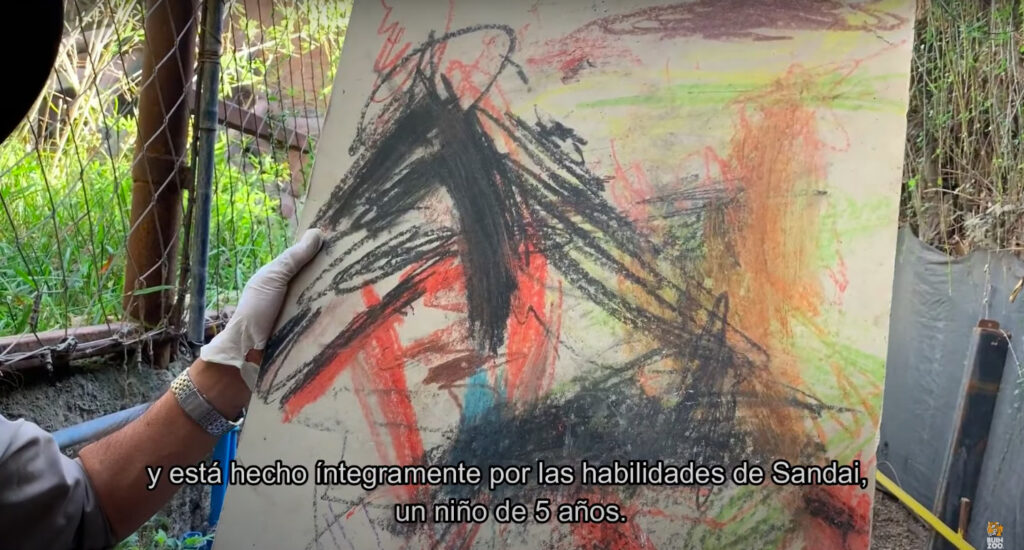 Pintura realizada por Sandai. Fotografía extraída de un video del Parque Zoológico Buin Zoo.