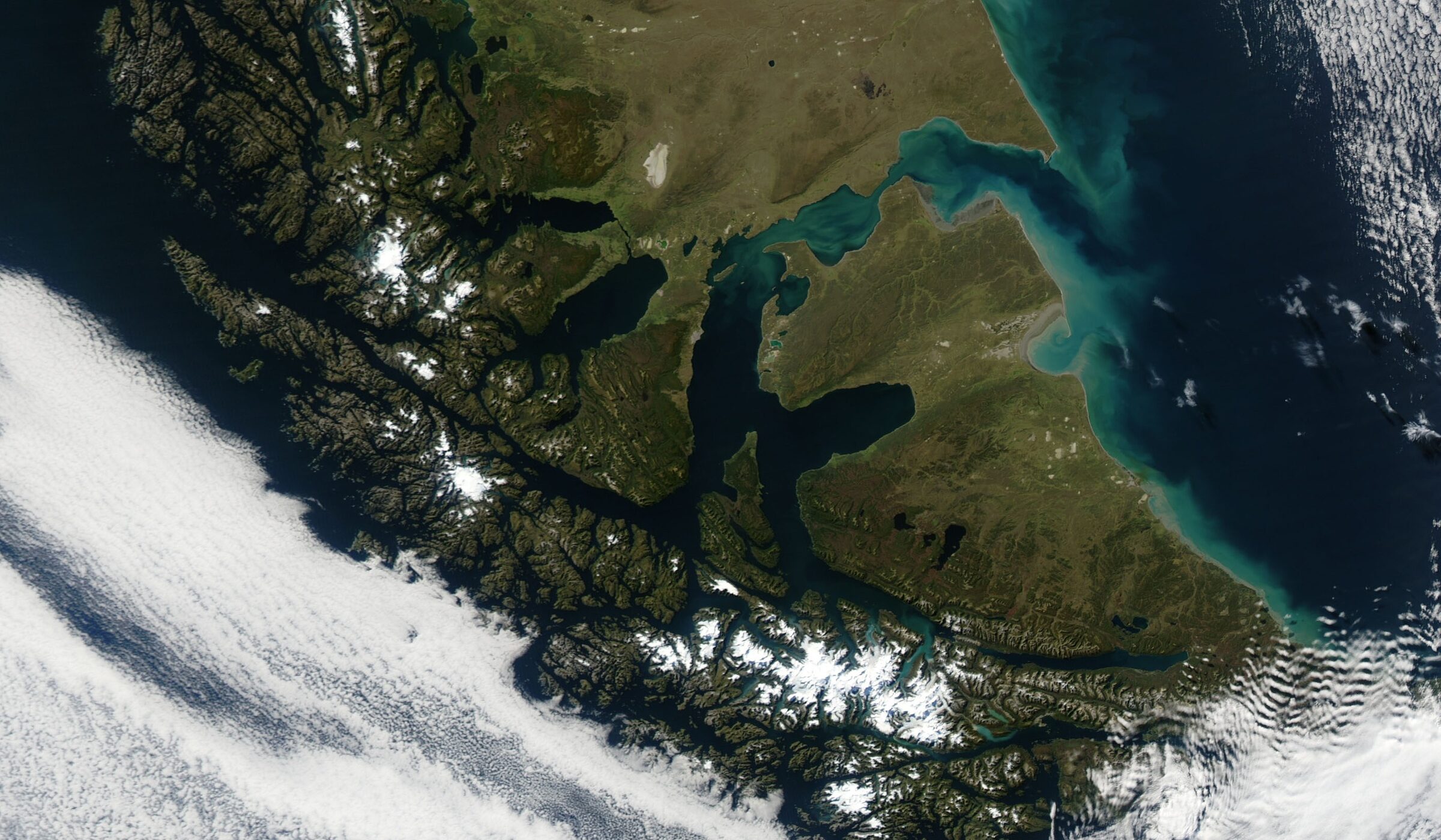 ¡Un inusual fenómeno! Se congela el mar en Tierra del Fuego, Argentina