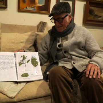 Horacio Larraín y el origen de su pasión: la historia del antropólogo chileno de 95 años cuyo blog personal tiene más de un millón de visitas