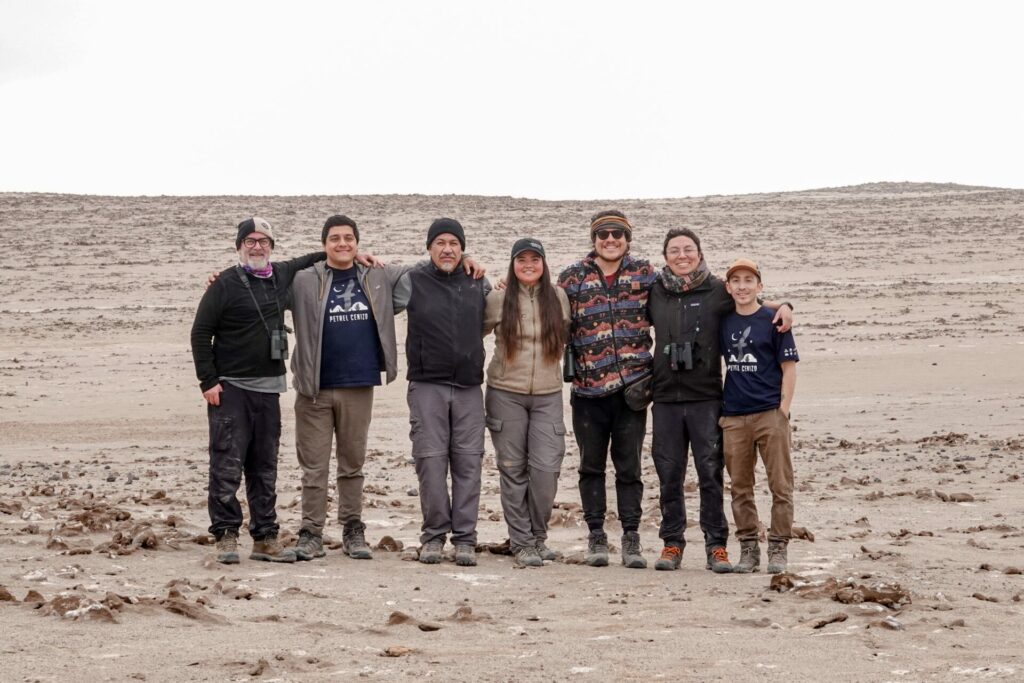 Equipo en Camarones, Región de Arica y Parinacota. Créditos Heraldo Norambuena