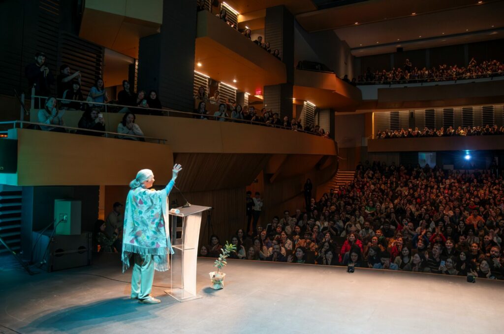 Charla de Jane Goodall en CorpArtes. Créditos Jane Goodall Institute en Chile