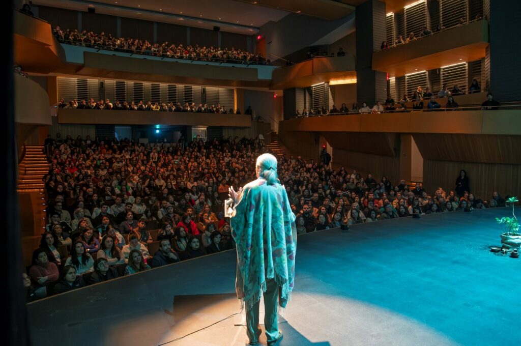 Charla de Jane Goodall en CorpArtes. Créditos Jane Goodall Institute en Chile