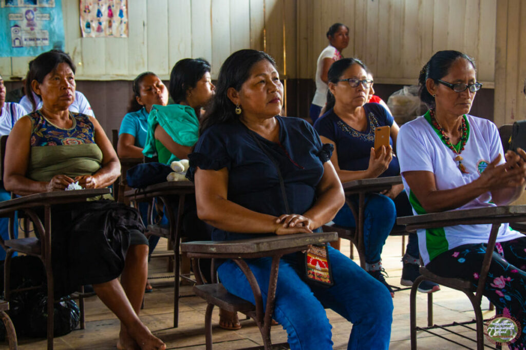 Las mujeres del pueblo Kukama del distrito de Parinari se organizaron en la Federación de Mujeres Indígenas Kukama Huaynakana Kamatahuara Kana (mujeres trabajadoras). Foto: Mari Luz Canaquiri.