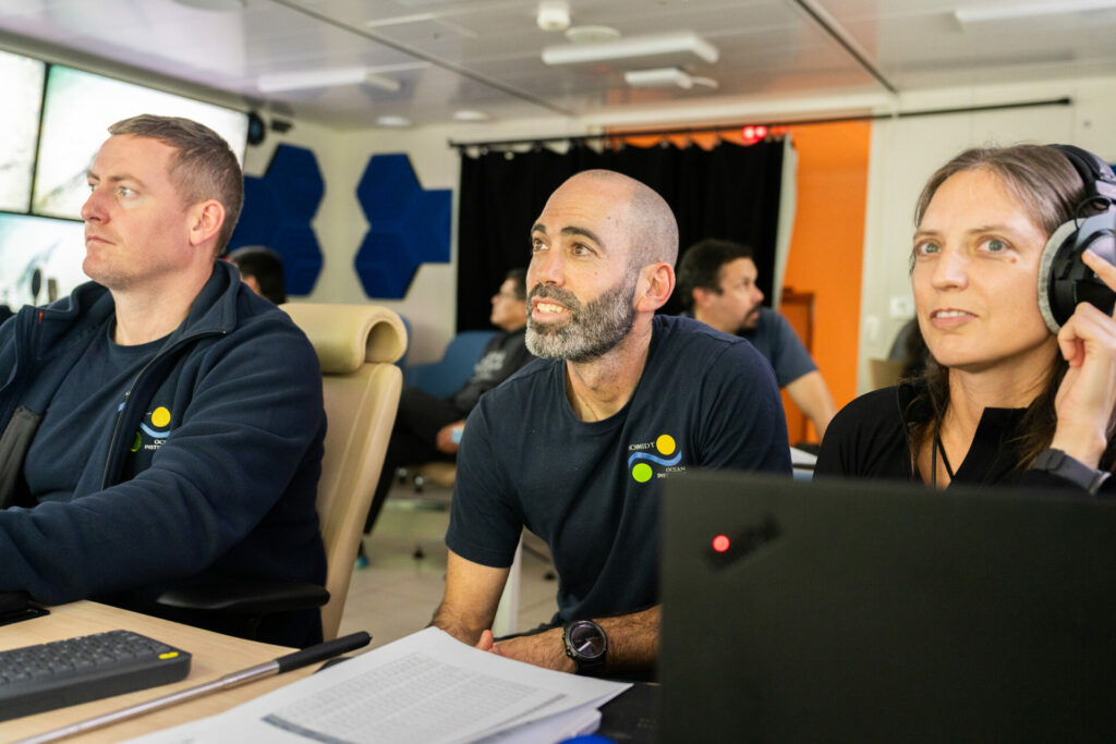 Sala de control. Foto: Schmidt Ocean Institute