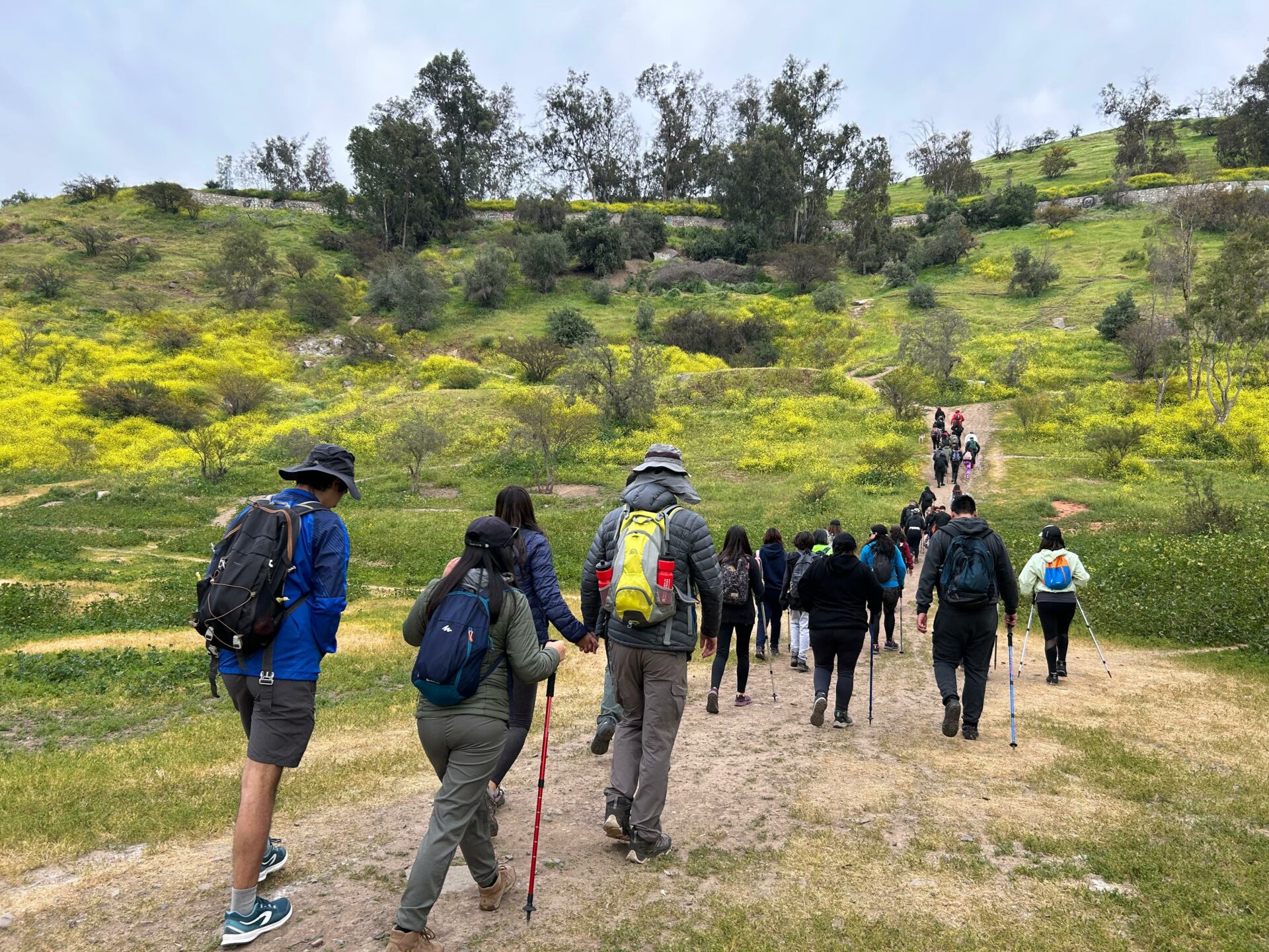 ¡Atención, amantes de las actividades al aire libre! La 4ta versión del Día de Los Cerros llega con más de 100 rutas y actividades en todo Chile