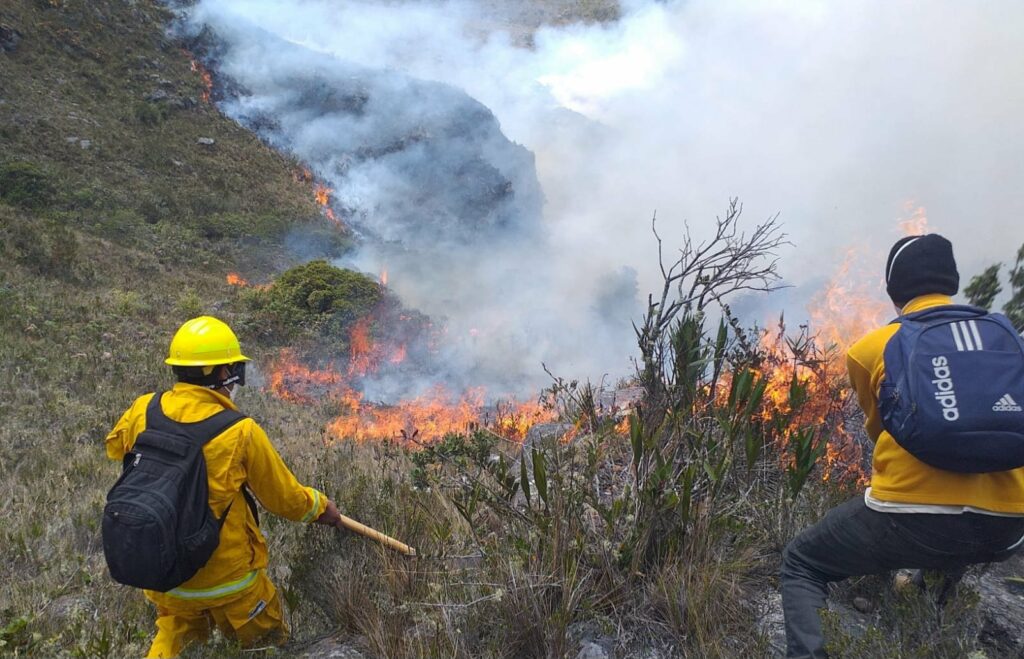 Incendios forestales en las comunidades de Llipa y Mochadín, en la zona de amortiguamiento del Parque Nacional de Cutervo. Créditos Sernanp