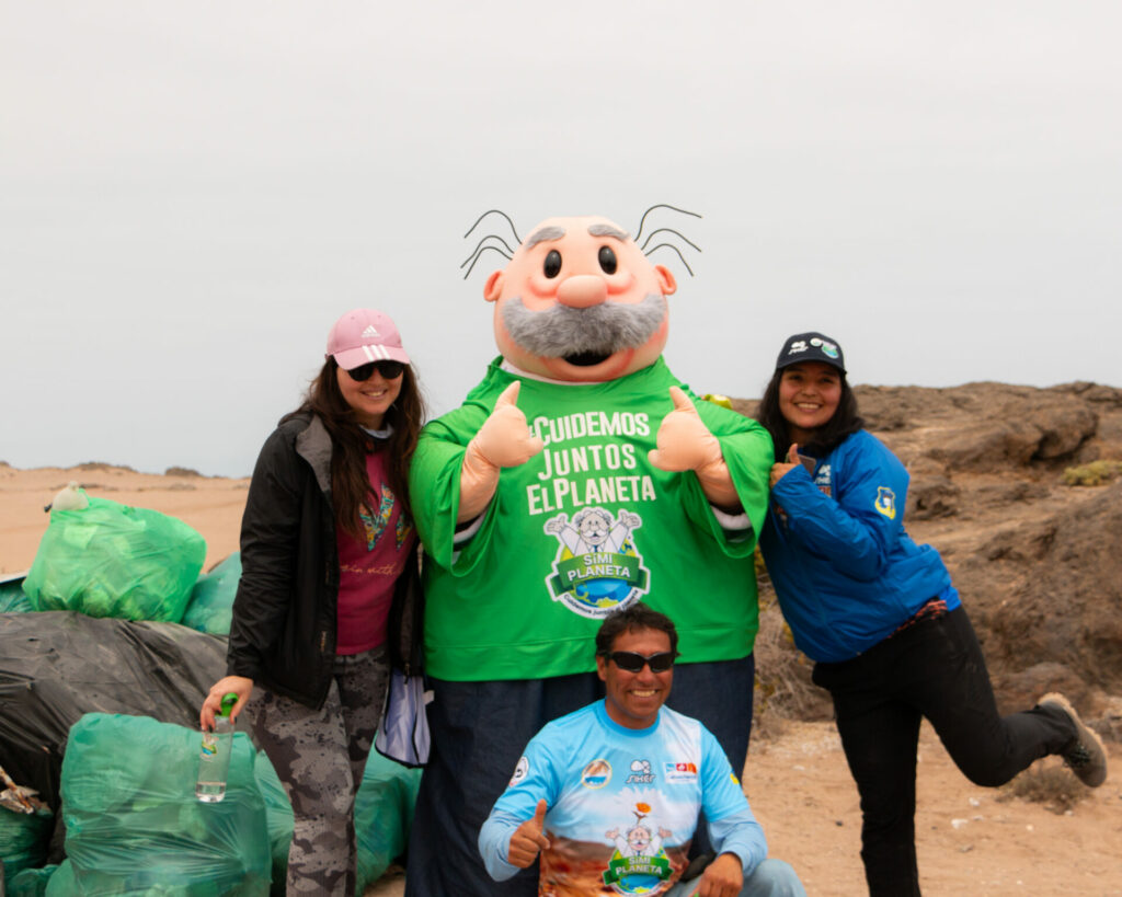 voluntarios limpieza humedal Bahía Cisne