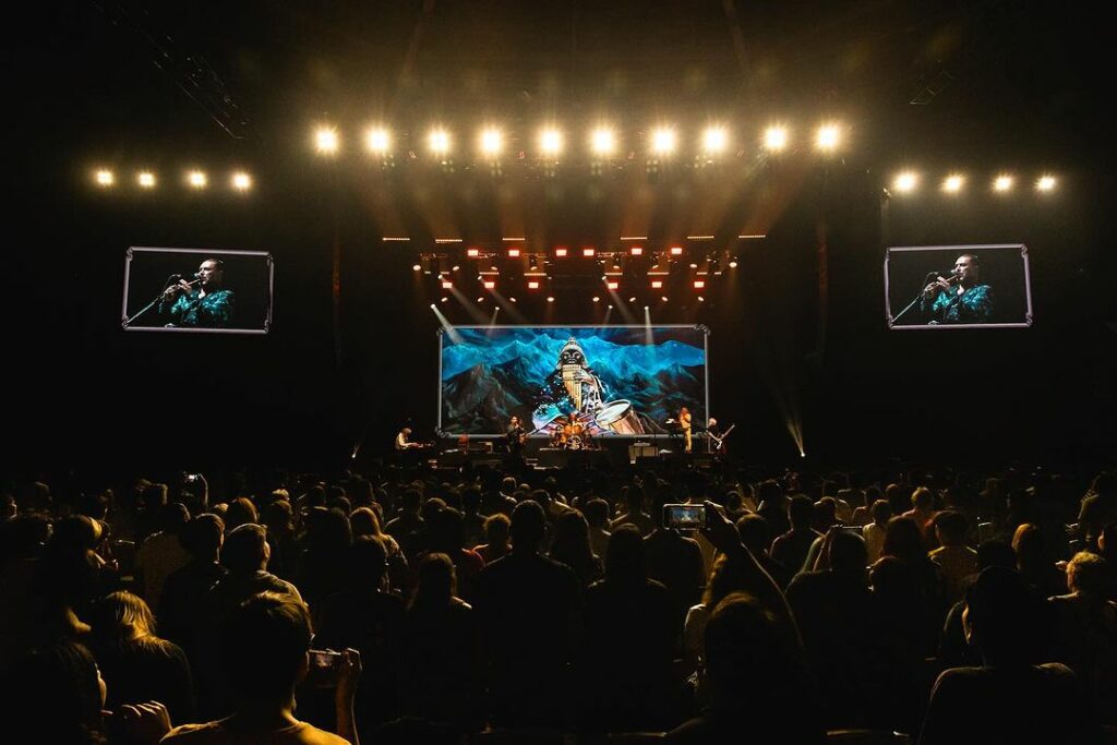 Banda Los Jaivas presentándose en concierto. Créditos: Los Jaivas.