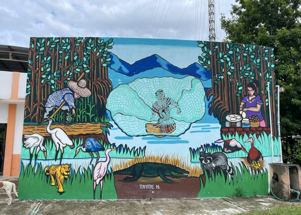 Mural en la Casa de la Cooperativa Agostaderos de Topón. Créditos: Astrid Arellano