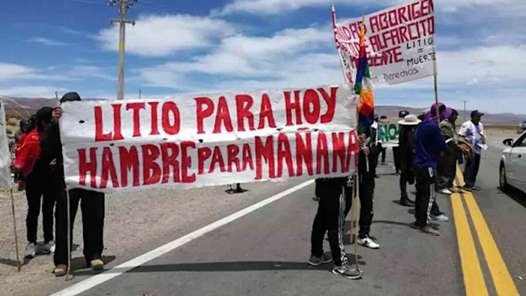 Comunidades de la zona de Salinas Grandes y Guayatayoc protestan contra la extracción de litio en sus localidades- Foto - elsubmarinojujuy.com.ar.