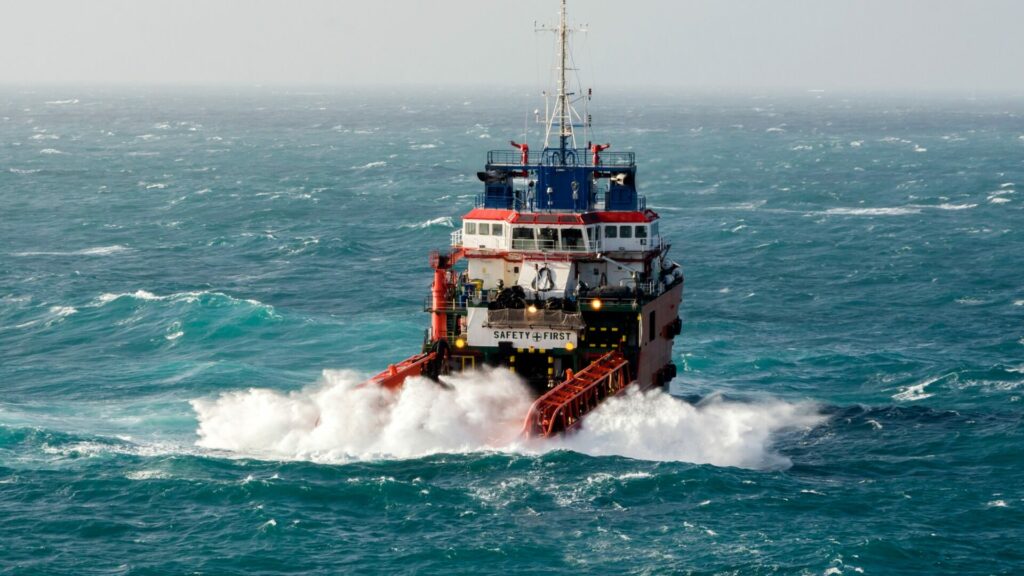 Embarcación en alta mar. Créditos: Dikuch.