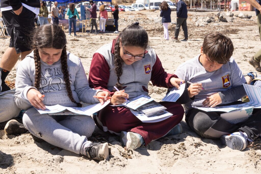 Niños en la inauguración del Refugio Marino La Pulcura