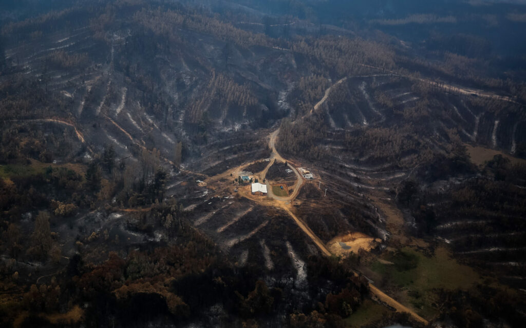 Sobrevuelo Ruta del Itata tras el paso del incendio, VIII Región del Biobio, Chile Creditos Esteban Ignacio en Flickr