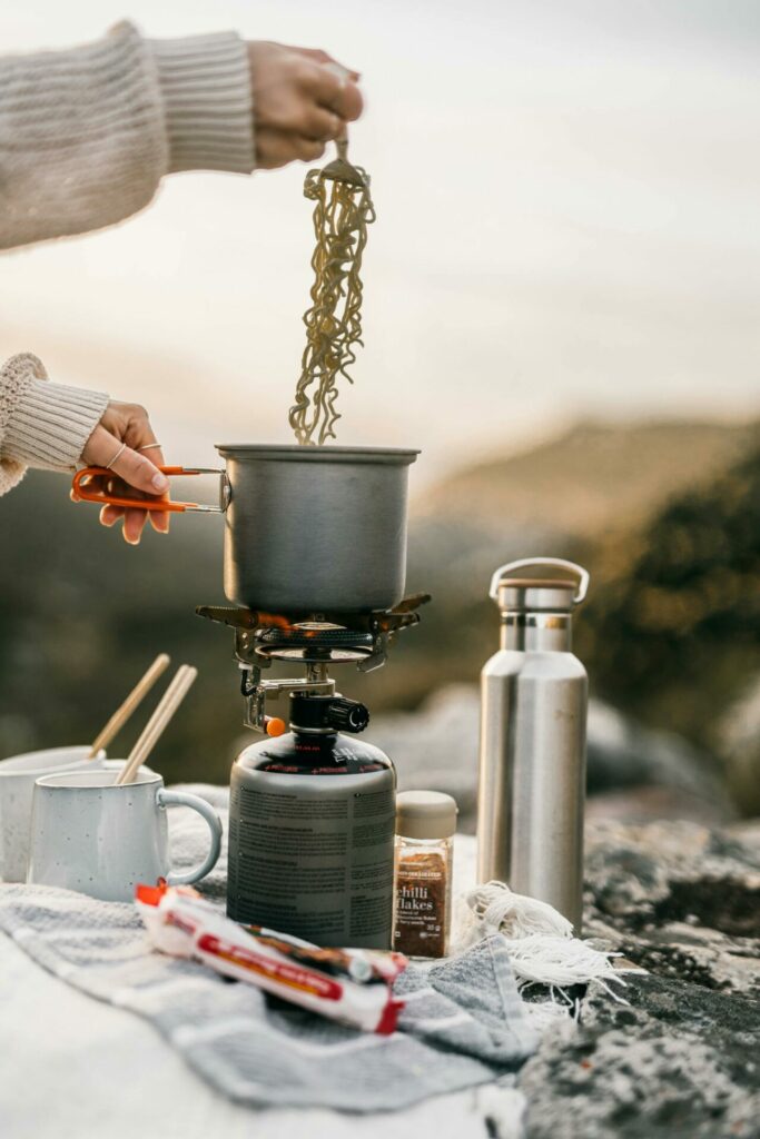 Alimentación en camping. Foto: Pexels