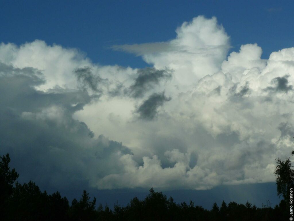 Cumulonimbus. Créditos: Jarmo Koinstinen.