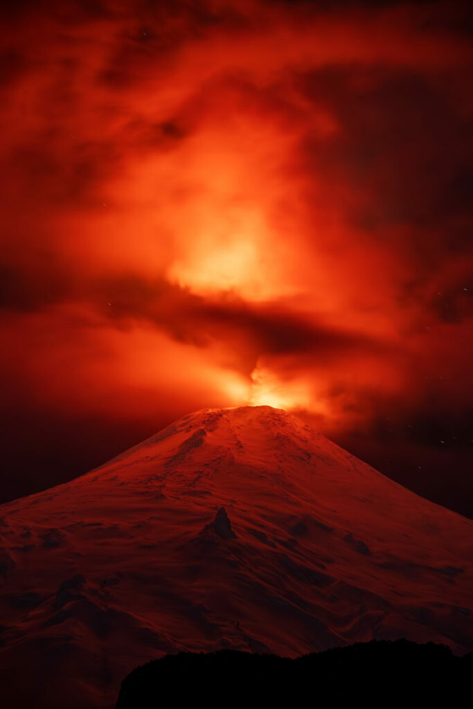 Furia volcán Villarica. Créditos: Rolando Vidaurra.