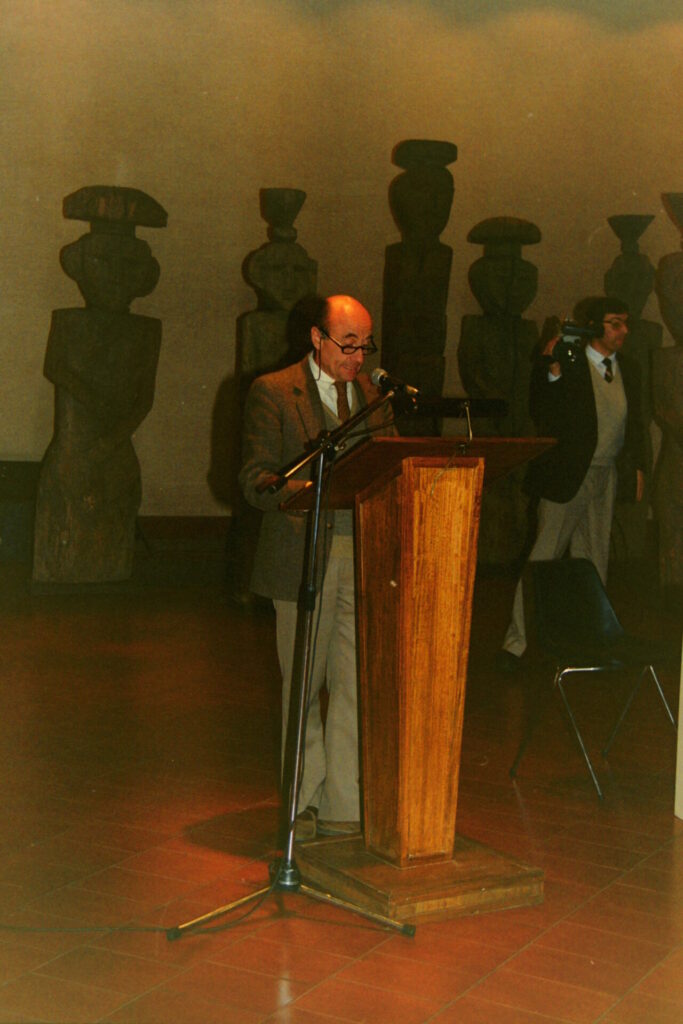 Carlos en lanzamiento de libro textil mapuche.