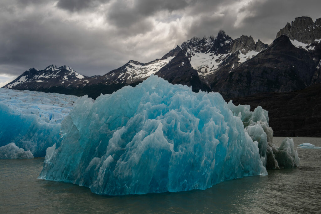 Témpano, glaciar Grey, región de Magallanes_Fotografía Timothy Dhalleine