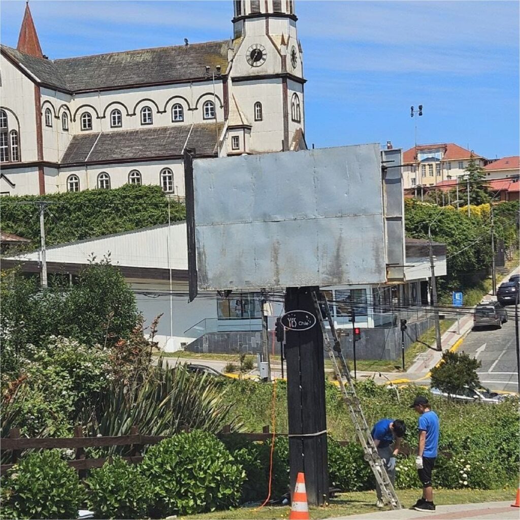 puerto varas cartel