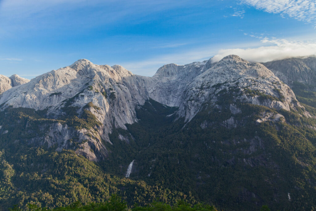 Vista al anfiteatro en el Valle de Cochamó. Créditos: Daniel Pastene
