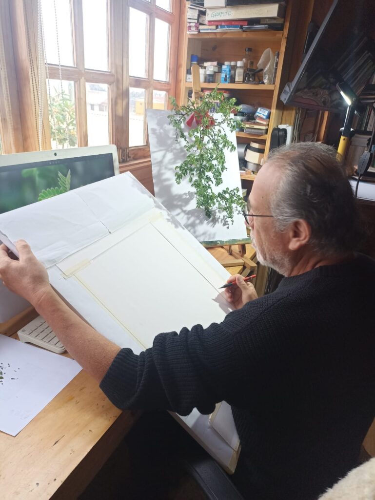 Francisco Ramos ilustrando.