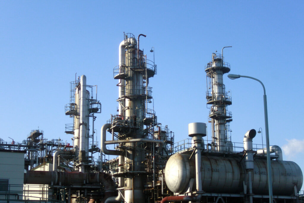 Industria manufacturera de petróleo. Créditos: Anonimo (Pxhere)