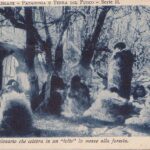 Misionero celebrado en un bosque. Créditos: Archivo Patrimonial Fundación Enterreno, Carrera Arte y Conservación del Patrimonio USS. (n.d.). Colección Eduardo Paredes
