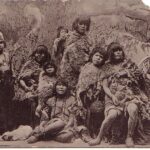 Grupo de indígenas. Créditos: Archivo Patrimonial Fundación Enterreno, Carrera Arte y Conservación del Patrimonio USS. (n.d.). Colección Eduardo Paredes