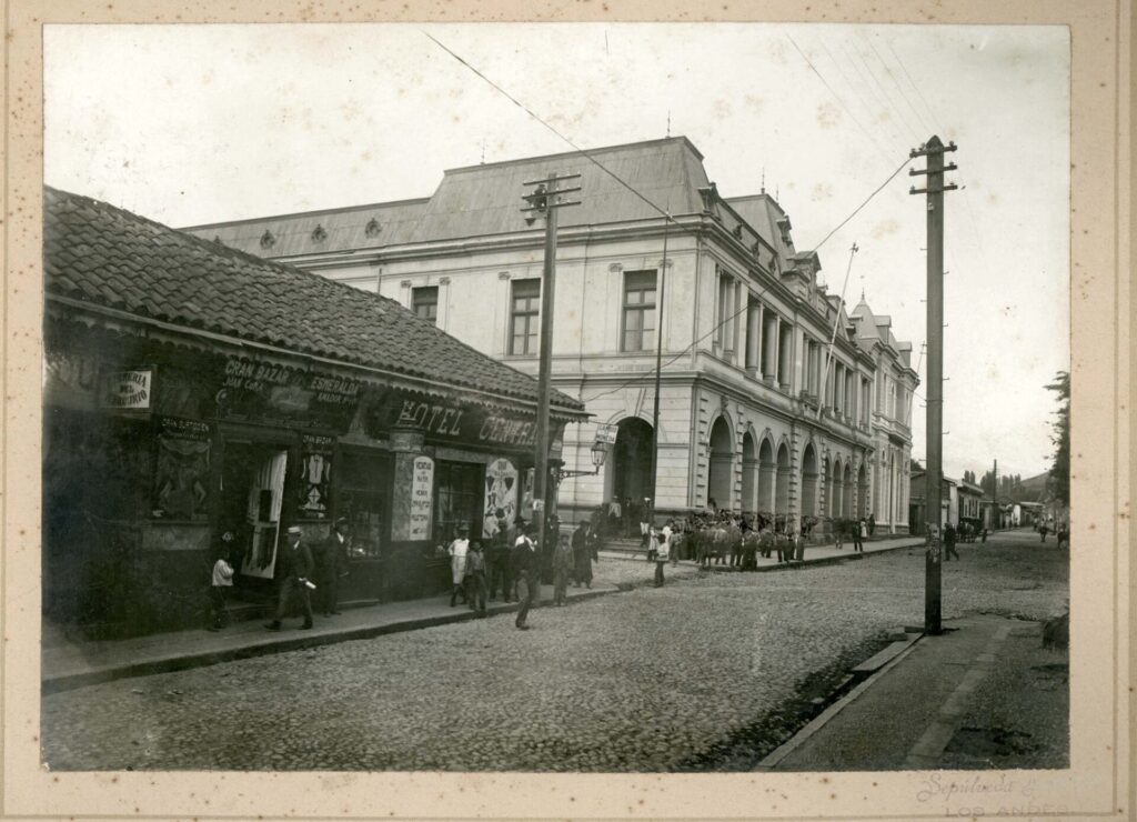 ENTERRENO Calle Esmeralda, Los Andes, ca. 1910. Créditos: ©Fundación Enterreno