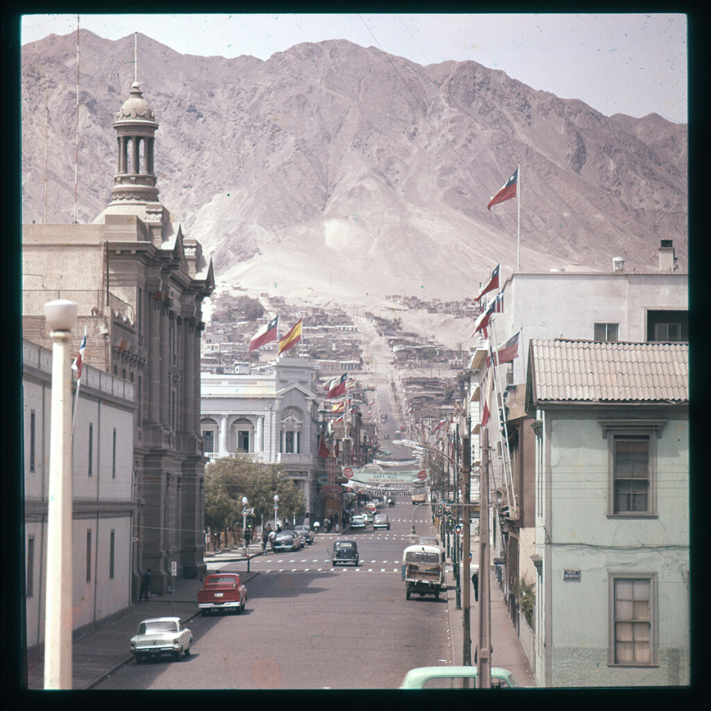 MITROVIC Calle Arturo Prat, Antofagasta, Región de Antofagasta, Chile, 1950 - 1965. Créditos: ©Fundación Enterreno