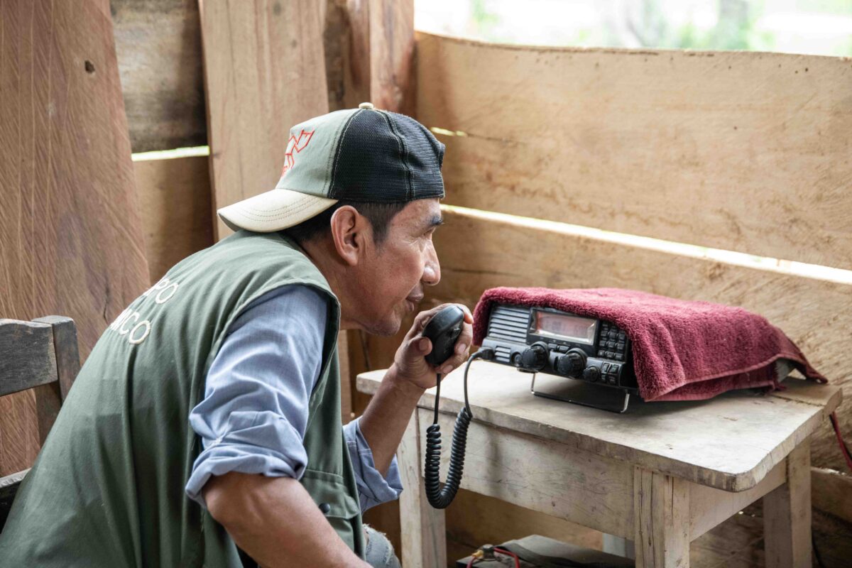Vigilantes del bosque: 28 comunidades indígenas de la Amazonía boliviana controlan con éxito la tala y caza ilegales