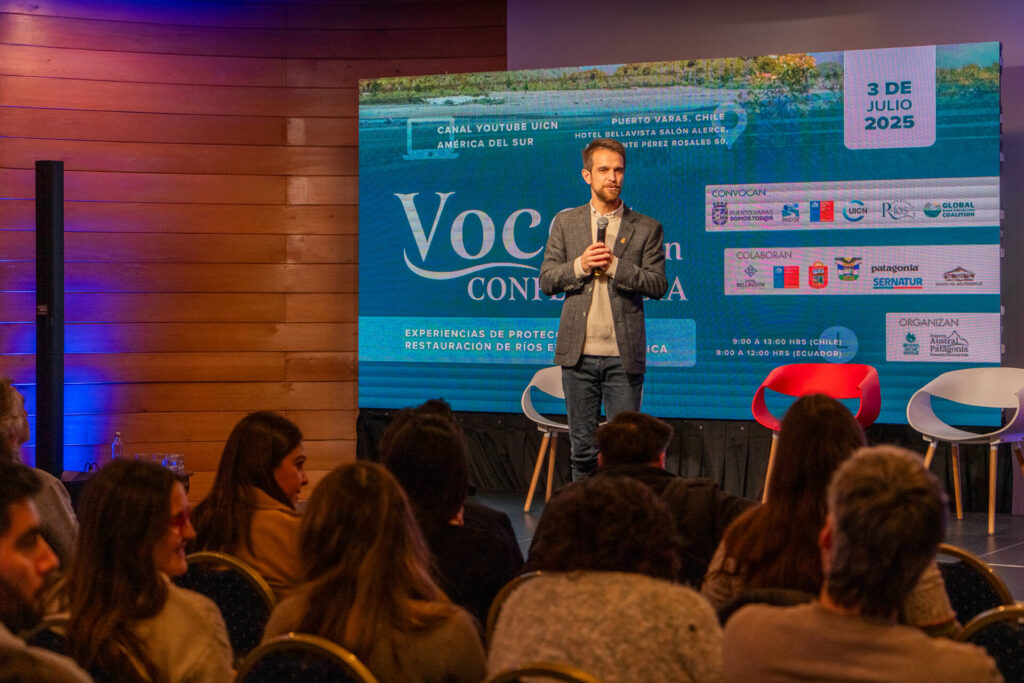 Seminario del ciclo "Voces en Confluencia", Puerto Varas. Créditos: Coalición Ríos Protegidos de Chile
