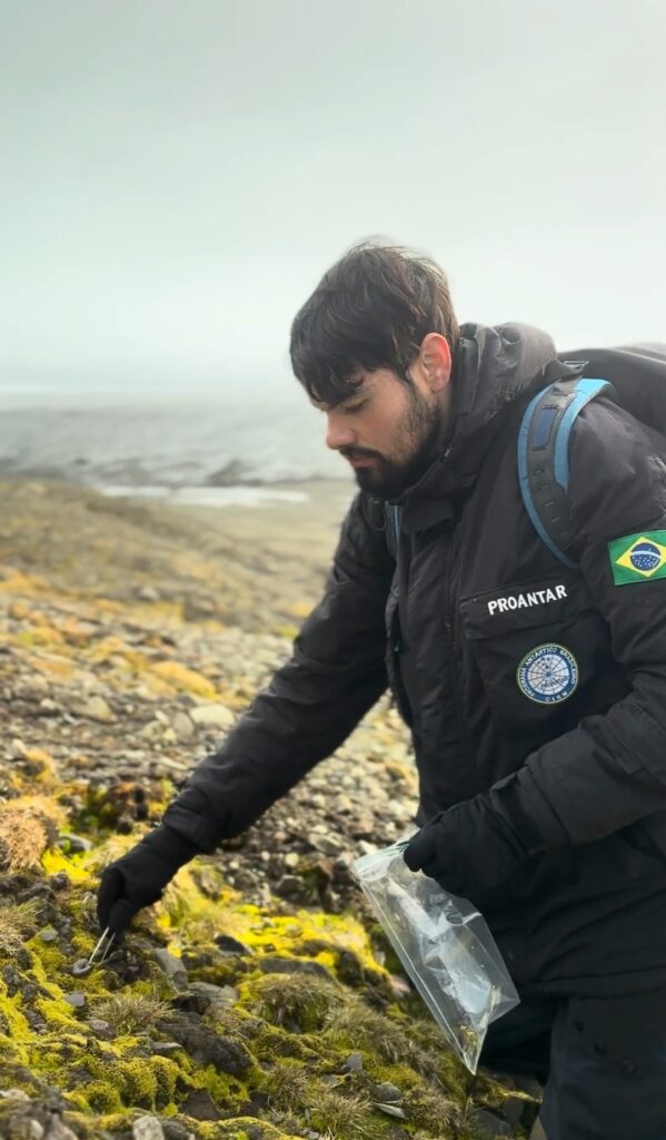 Investigadores en la Antártida. Créditos: Fernando da Silva et. al