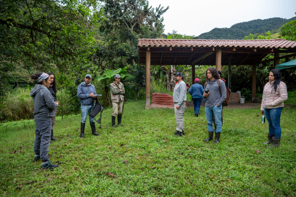 Escuela de campo. Foto: Eduardo Salazar.